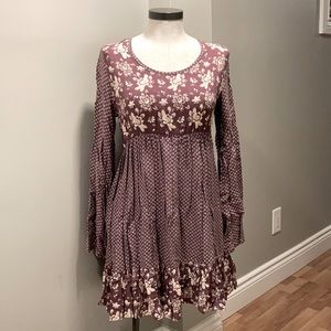 Long sleeve mauve dress. Bell sleeves. Tokyo Darling by Aéropostale. Size medium